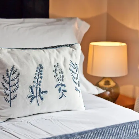 Bumble Choo - Windermere, District * Windermere